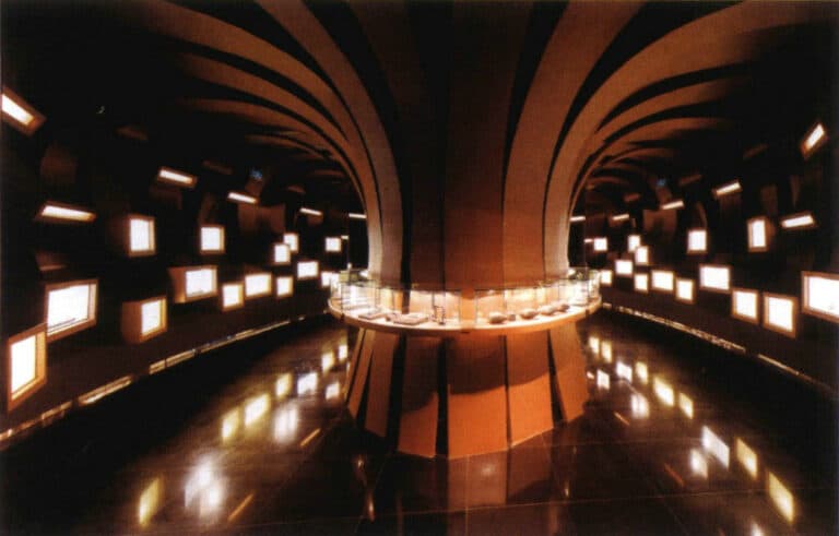 Figure 1-23 Creating exhibition space using special scale relationships