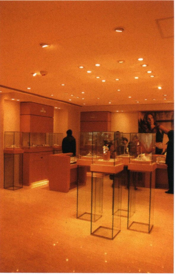 Figure 1-39 Combination of Independent Display Cabinets