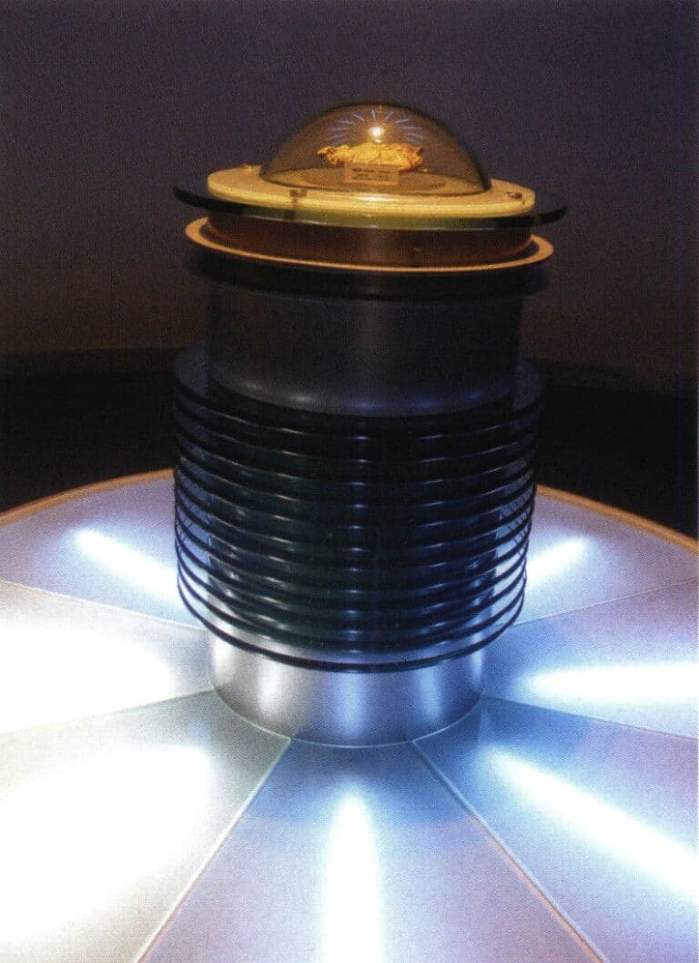 Figure 1-41 Round Independent Display Cabinet