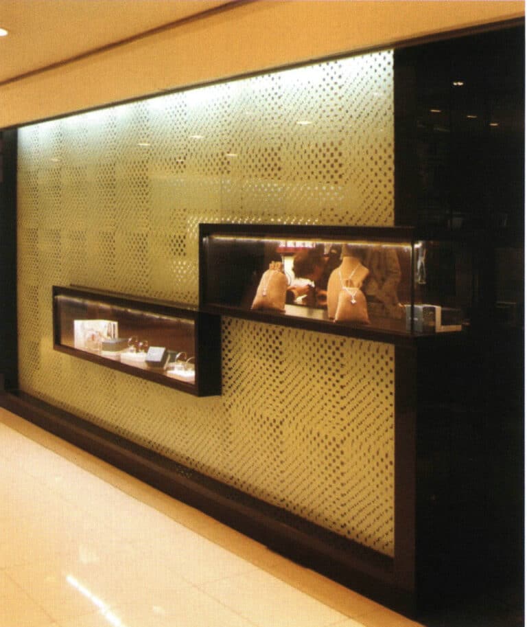 Figure 1-50 Jewelry showcase display (1)