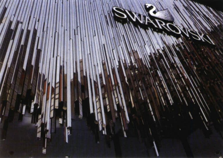 Figure 2-8 The brand sign can effectively reflect the jewelry design style