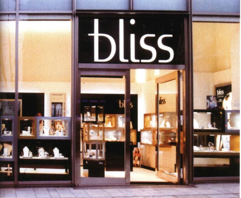 Figure 2-10 Eye-catching Logo