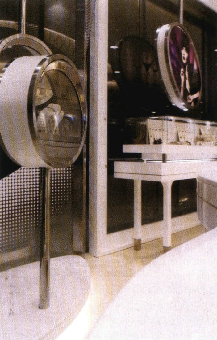 Figure 6-3 The shelf and dressing mirror combine into one.