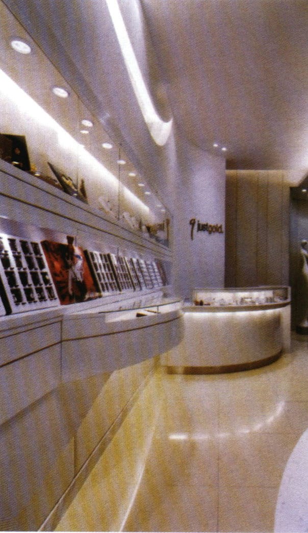 Figure 6-7 The "Jewelry Bar" makes shopping easy and enjoyable.