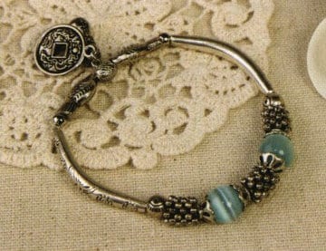 Figure 4-21 Metal accent bracelet style diagram