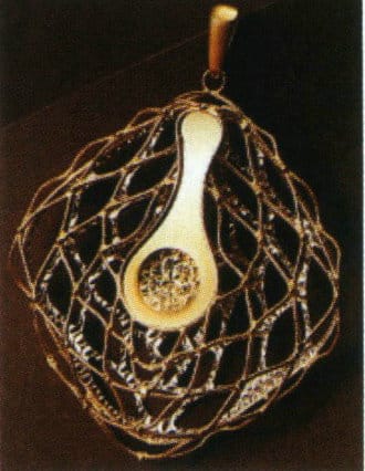 K gold pendant
