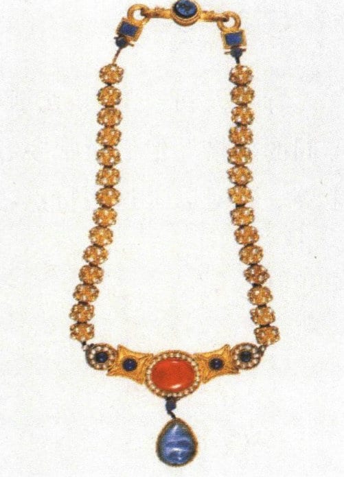 Gold Necklace Inlaid with Pearls and Gemstones (Sui)