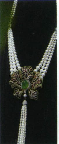 Pearl and jadeite necklace