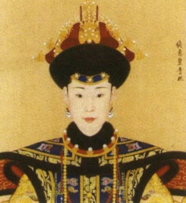 Pure Huigui Imperial Consort wearing a collar
