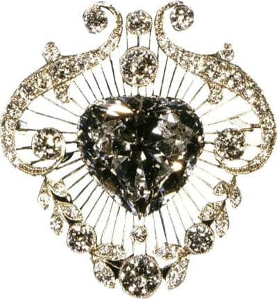 Figure 5-7 A brooch made with the Cullinan V diamond