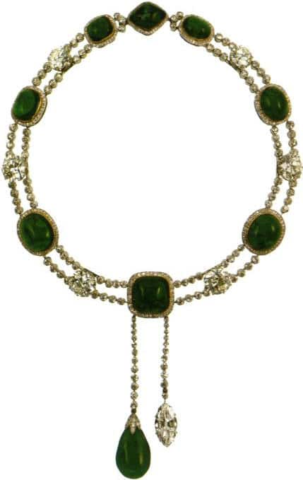 Figure 5-9 The Delhi Durbar Necklace (the pendant diamond is Cullinan VII)