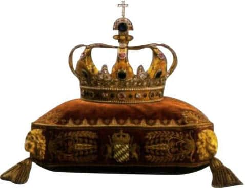 Figure 6-18 The Wittelsbach Diamond set in the Bavarian Crown (the diamond is set beneath the crown's upper cross)