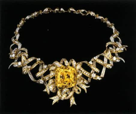 Figure 6-21 Tiffany Diamond ribbon necklace