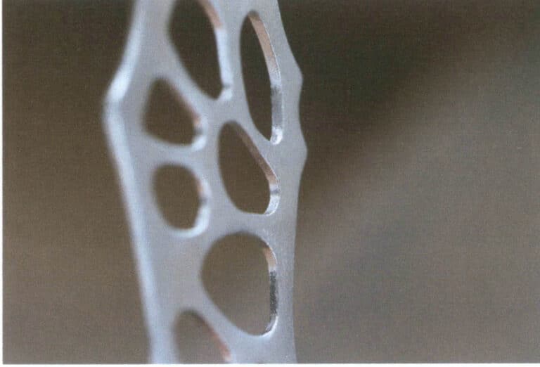 Figure 7-17 The edge of the hole after filing is completed