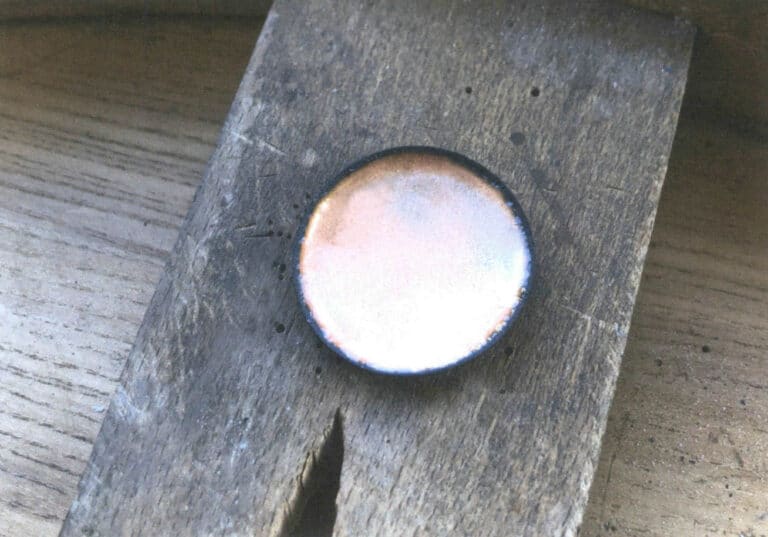 Figure 8-4 Base plate with back glaze fired