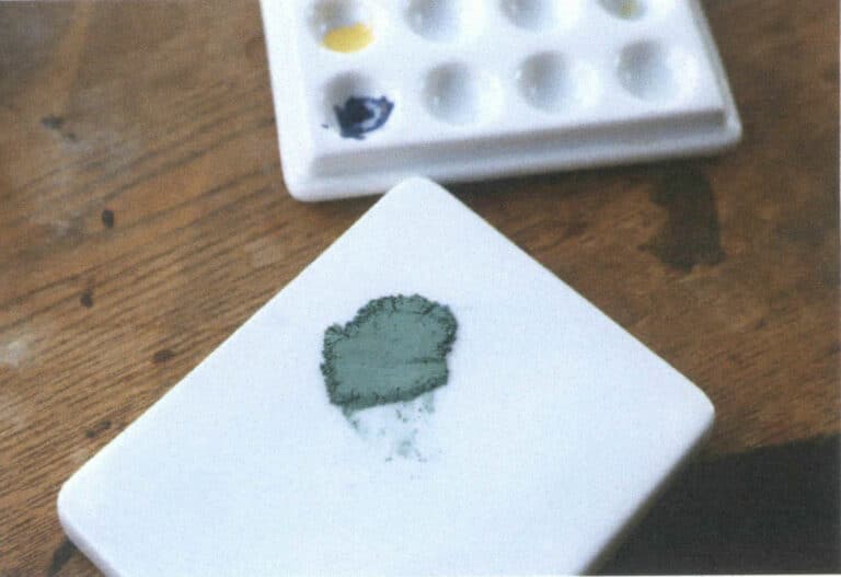 Figure 8-16 The powder of painted enamel galze is extremely fine