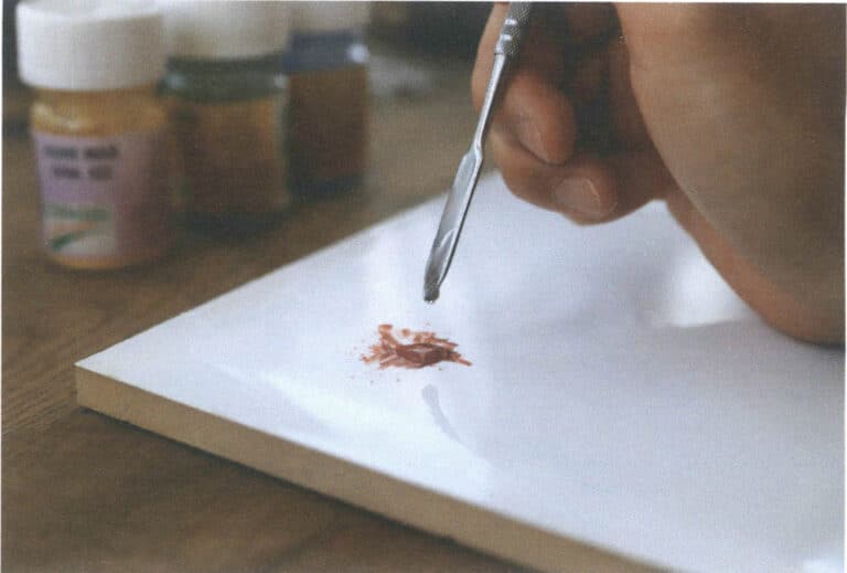 Figure 8-19 Adding neutral oil