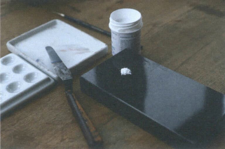 Figure 8-43 Scoop an appropriate amount of Limoges white glaze