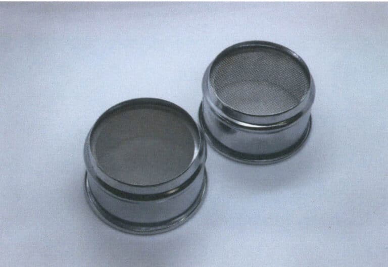 Figure 9-7 30-mesh and 100-mesh stainless steel screens