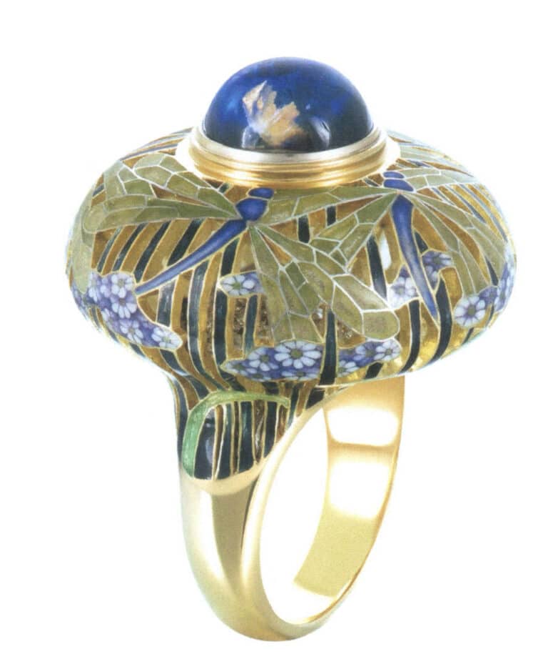 Figure 10-9 Enamel ring produced by Ilgiz F.