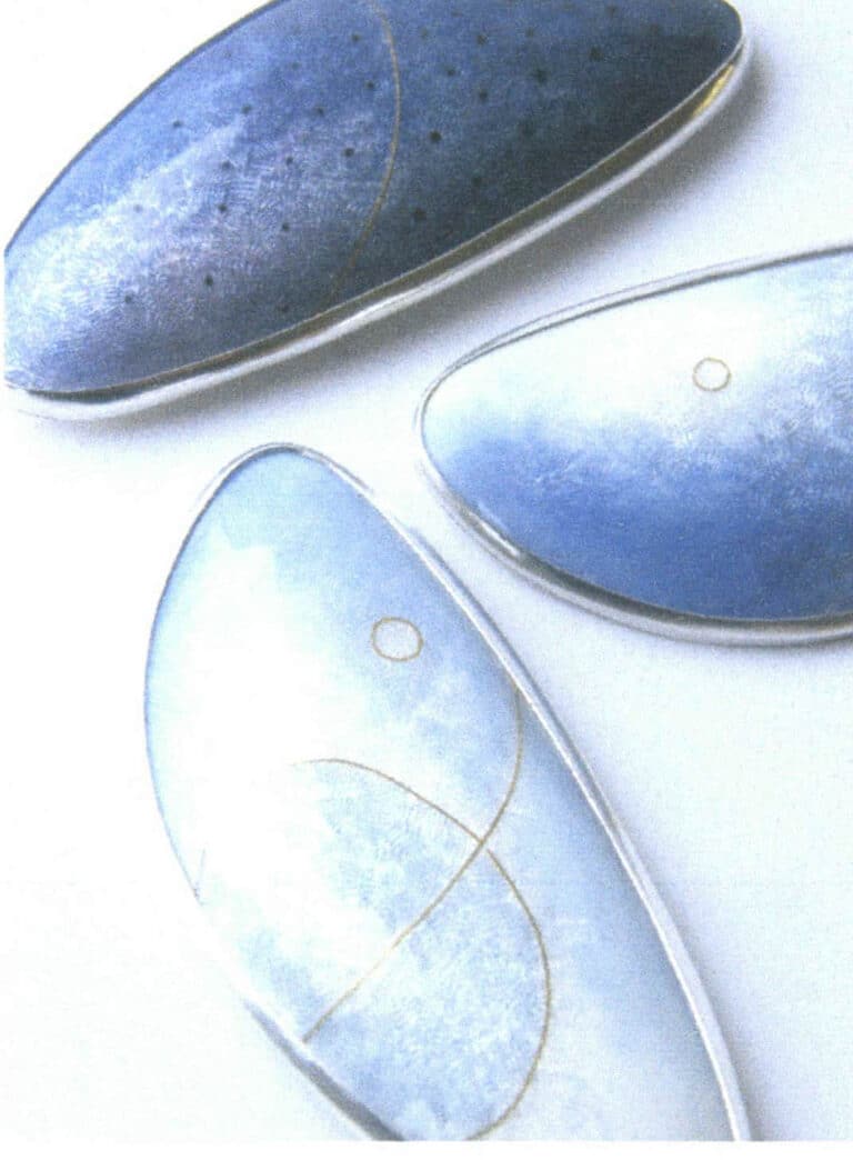 Figure 10–22 "Coastline" series "Long Pebble"