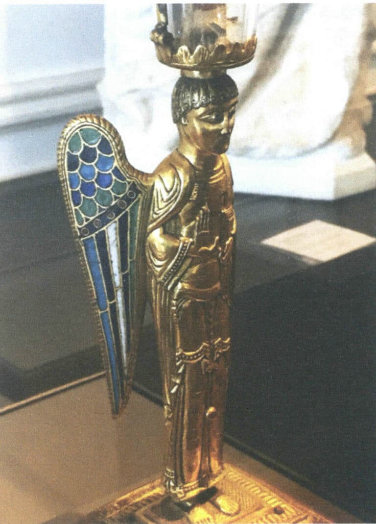 Figure 1–5 Enamel decoration on the medieval reliquary box