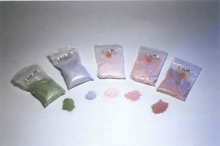 Figure 1–9 Enamel glazes produced in Japan