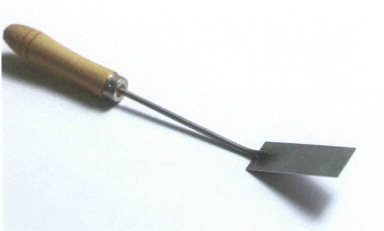 Figure 2-19 Domestic firing spatula