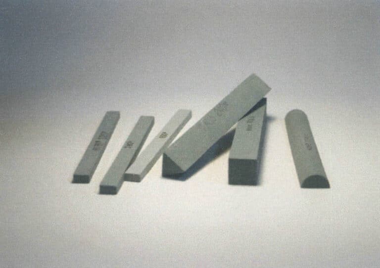 Figure 2-47 Different shapes and grit counts of oilstone strips