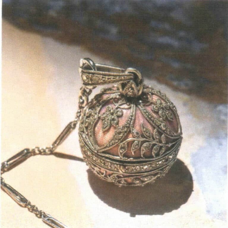 Figure 3-28 French antique pocket watch