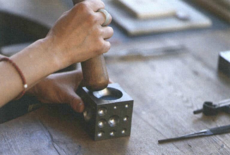 Figure 4-10 Convex treatment of the metal base plate