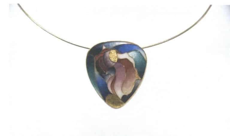 Figure 5–6 Cloisonné pendant