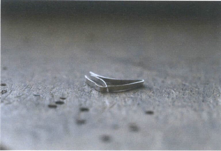 Figure 5-21 Poorly Fitted Wire