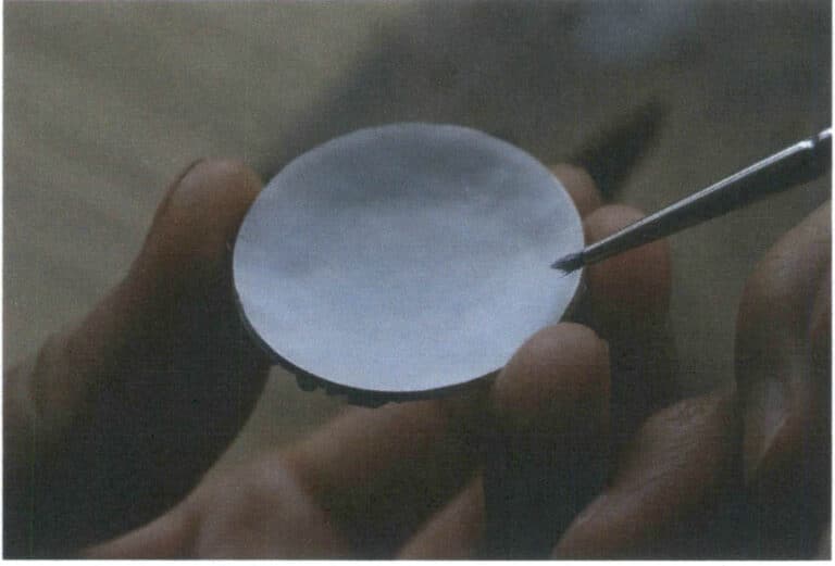 Figure 5-31 Applying the back glaze