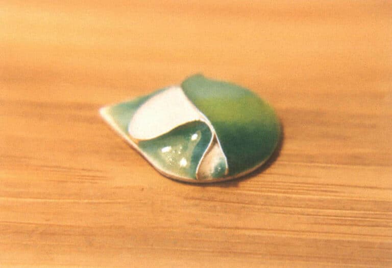 Figure 5-34 Color leakage caused by the wire's bottom not fitting closely