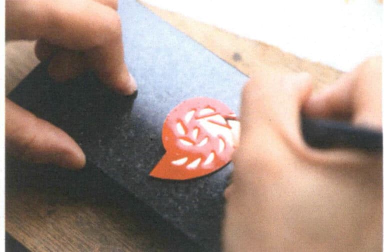 Figure 6-6 Using the sealing wax solution to cover areas not requiring etching