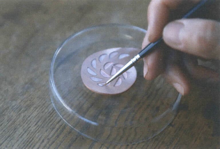 Figure 6-17 Filling with transparent base glaze