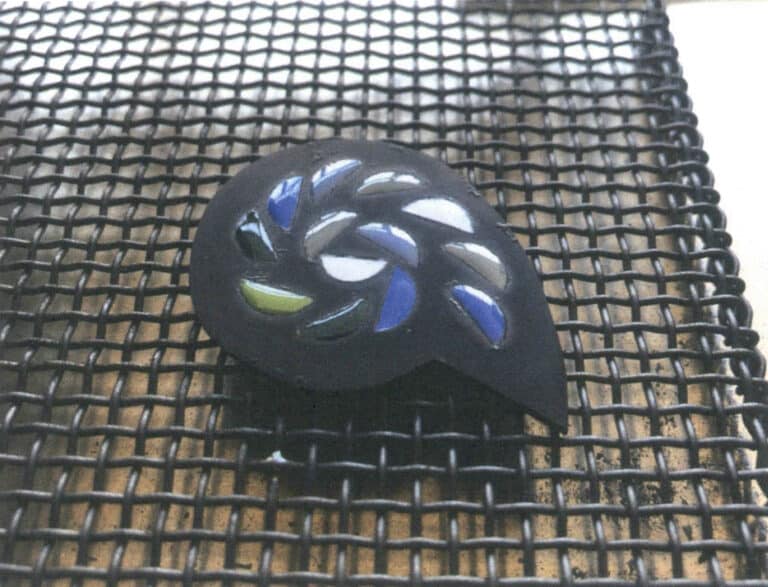 Figure 6-19 Glaze surface slightly higher than the surface of the copper base plate