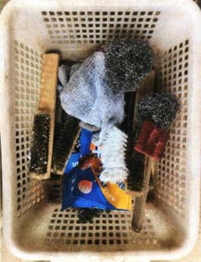 Figure 3-54 Cleaning tools