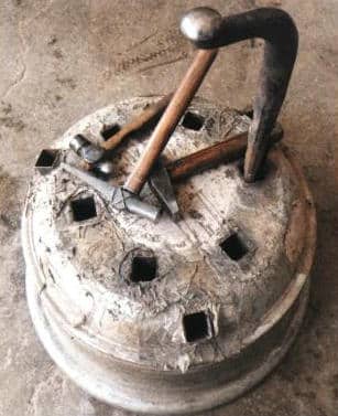 Figure 3-55 Homemade anvil and work post