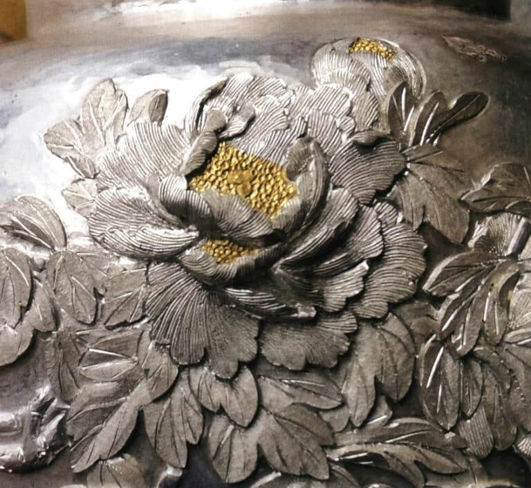 Figure 4-11 Textures Chased with a Multi-Line Chisel