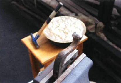 Figure 4-18 Bench vise