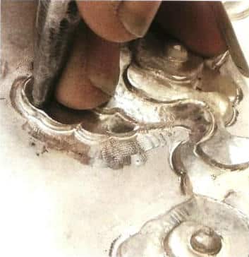 Figure 5-15 Small embossing chisel leveling