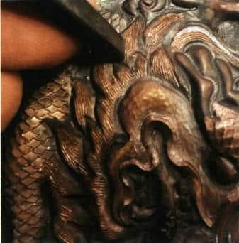 Figure 5-81 Three-line chisel embossing